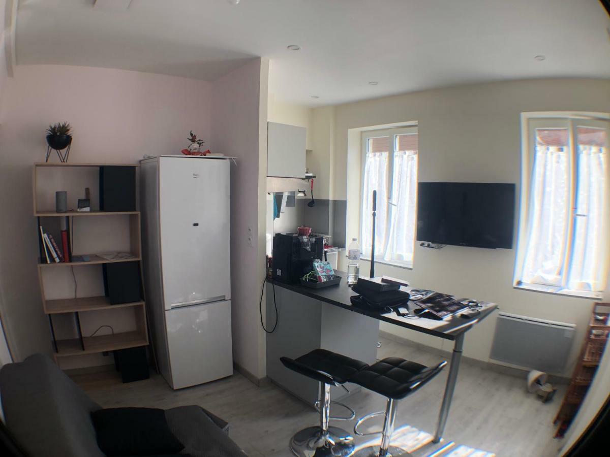 Appartement Lisieux Calme Tres Bien Equipe Bagian luar foto